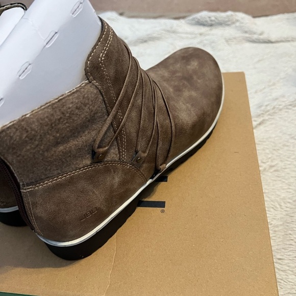 New in Box JBU by Jambu Water Resistant Booties Size 12 - Picture 5 of 8